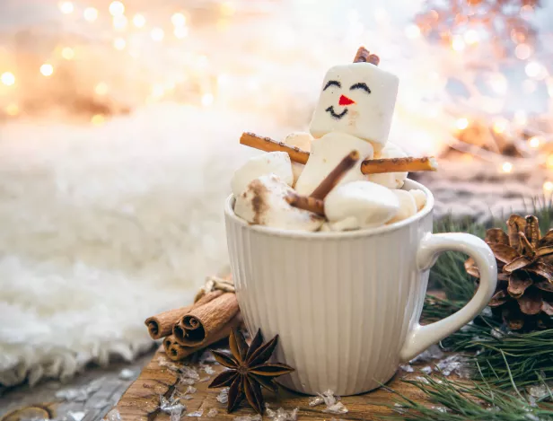 christmas-background-with-marshmallow-snowman-cup-11zon